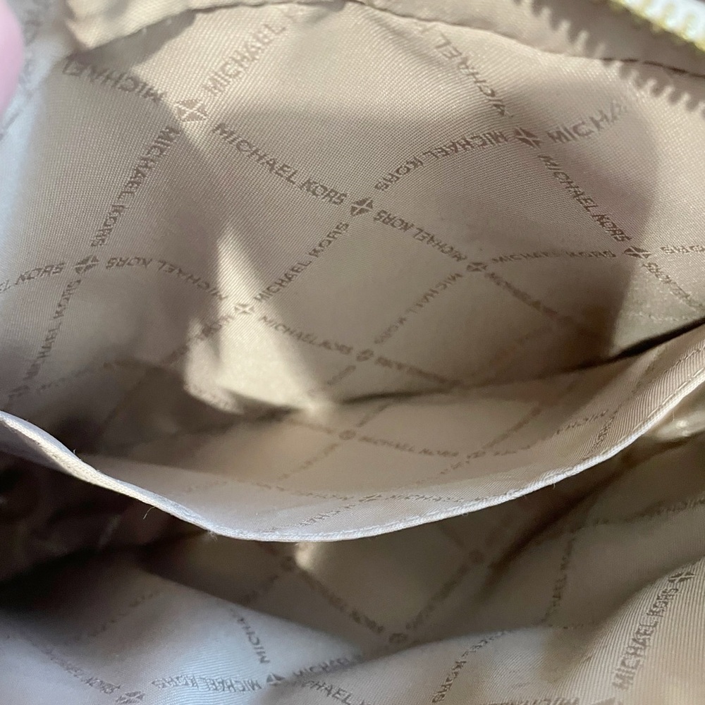 Michael Kors Jet Set Brown/Vanilla Logo Crossbody Bag - Picture 13 of 14